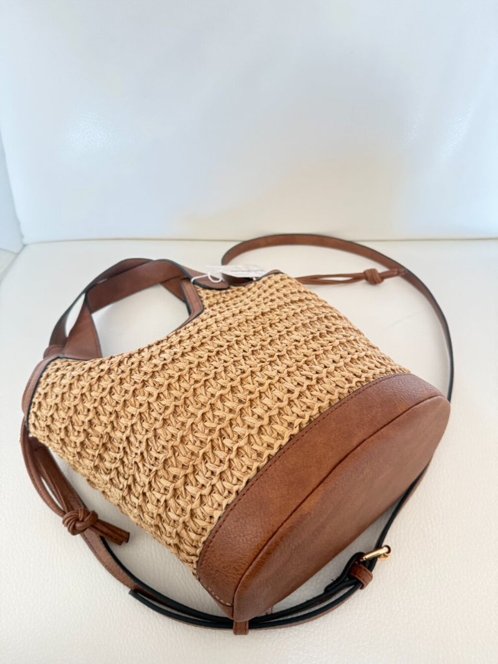 NWT TOMMY BAHAMA STRAW BUCKET BAG CROSSBODY W INNER POUCH - Picture 4 of 6